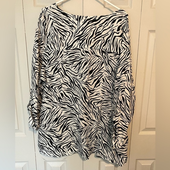 Cynthia Rowley Zebra Print 100% Linen Blouse Size 3X 3 Roll‎ Tab Sleeves - Picture 3 of 6